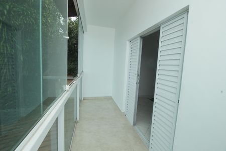 Casa à venda com 144m², 4 quartos e 2 vagasSacada do Quarto 1