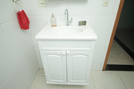 Casa à venda com 144m², 4 quartos e 2 vagasBanheiro 2