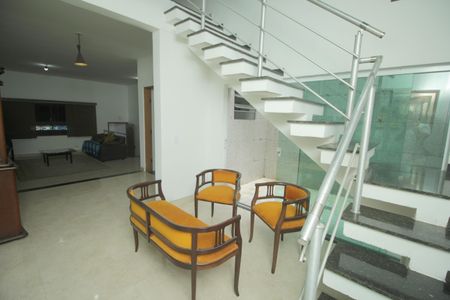 Casa à venda com 144m², 4 quartos e 2 vagasSala
