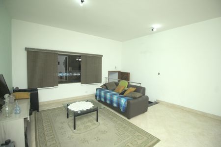 Casa à venda com 144m², 4 quartos e 2 vagasSala