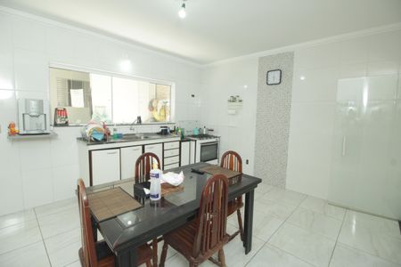 Casa à venda com 144m², 4 quartos e 2 vagasCozinha