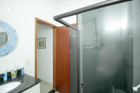 Casa à venda com 144m², 4 quartos e 2 vagasBanheiro 1