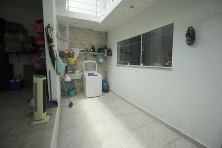 Casa à venda com 144m², 4 quartos e 2 vagasÁrea de Serviço