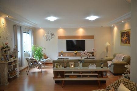 Casa à venda com 250m², 2 quartos e 2 vagasSala