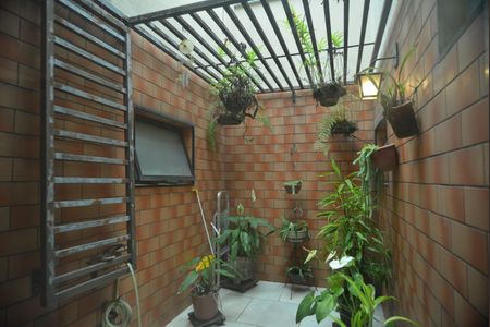 Casa à venda com 250m², 2 quartos e 2 vagasJardim de Inverno