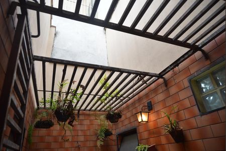 Casa à venda com 250m², 2 quartos e 2 vagasJardim de Inverno