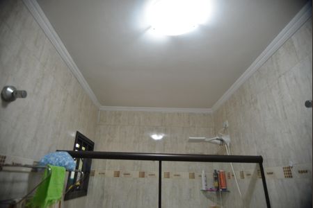 Casa à venda com 250m², 2 quartos e 2 vagasBanheiro da Suíte 1