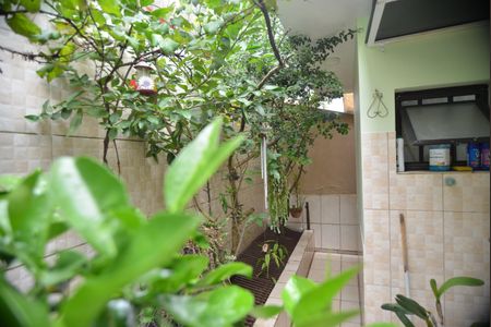Casa à venda com 250m², 2 quartos e 2 vagasQuintal