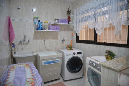 Casa à venda com 250m², 2 quartos e 2 vagasÁrea de Serviço