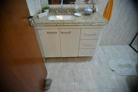 Casa à venda com 250m², 2 quartos e 2 vagasBanheiro da Suíte 2