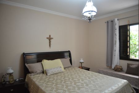 Quarto Suite 1 de casa à venda com 2 quartos, 250m² em Jardim Las Vegas, Santo André