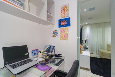 Apartamento à venda com 133m², 3 quartos e sem vagaEscritório