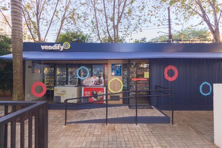 Apartamento à venda com 133m², 3 quartos e sem vagaMini Mercado