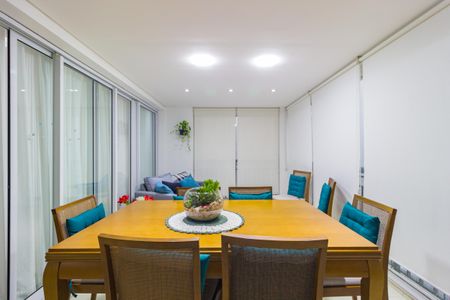 Apartamento à venda com 133m², 3 quartos e sem vagaVaranda