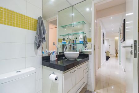 Apartamento à venda com 133m², 3 quartos e sem vagaBanheiro - Social