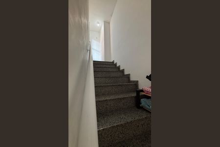 Apartamento para alugar com 96m², 2 quartos e 2 vagasEscada