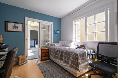 Casa à venda com 254m², 3 quartos e 2 vagas Casa à venda com 254m², 3 quartos e 2 vagasQuarto 3