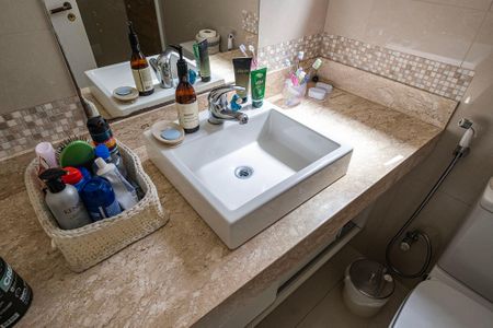 Casa à venda com 254m², 3 quartos e 2 vagas Casa à venda com 254m², 3 quartos e 2 vagasBanheiro