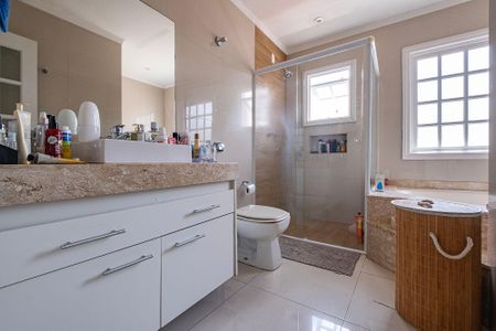 Casa à venda com 254m², 3 quartos e 2 vagas Casa à venda com 254m², 3 quartos e 2 vagasSuíte