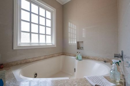 Casa à venda com 254m², 3 quartos e 2 vagas Casa à venda com 254m², 3 quartos e 2 vagasSuíte