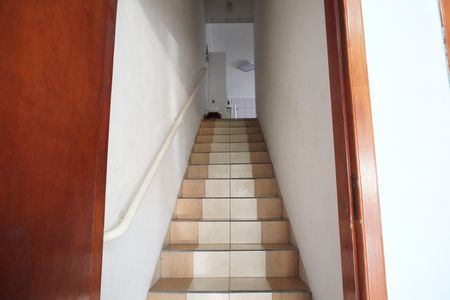 Casa à venda com 150m², 3 quartos e 4 vagasEscada