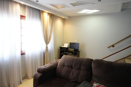 Casa à venda com 150m², 3 quartos e 4 vagasSala