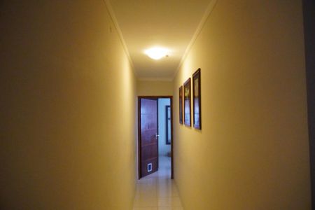 Casa à venda com 150m², 3 quartos e 4 vagasCorredor