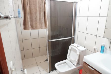 Casa à venda com 150m², 3 quartos e 4 vagasBanheiro da Suíte 2