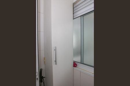 Apartamento para alugar com 54m², 2 quartos e 1 vaga Apartamento para alugar com 54m², 2 quartos e 1 vagaCozinha e Área de Serviço