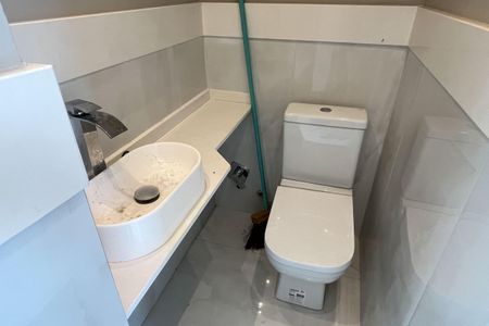 Casa para alugar com 220m², 5 quartos e sem vagaLavabo