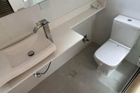 Casa para alugar com 220m², 5 quartos e sem vagaBanheiro da Suíte 2