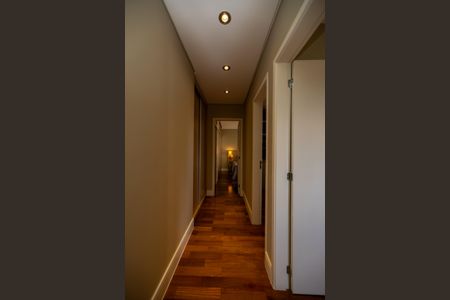 Apartamento à venda com 110m², 3 quartos e 2 vagasCorredor dos quartos