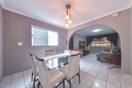 Casa para alugar com 125m², 3 quartos e 2 vagas Casa para alugar com 125m², 3 quartos e 2 vagasSala