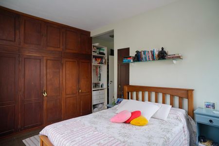 Casa à venda com 311m², 4 quartos e 2 vagasQuarto 3