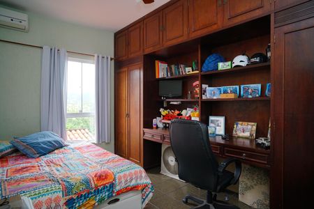 Casa à venda com 311m², 4 quartos e 2 vagasQuarto 2