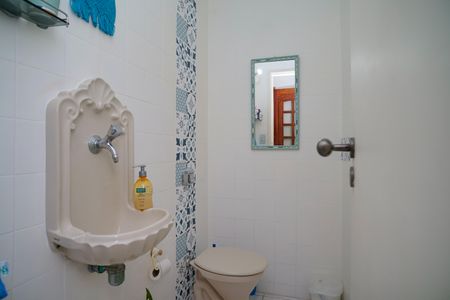 Casa à venda com 311m², 4 quartos e 2 vagasLavabo