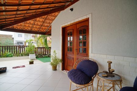 Casa à venda com 311m², 4 quartos e 2 vagasVaranda