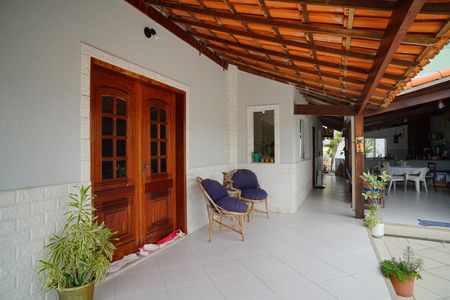 Casa à venda com 311m², 4 quartos e 2 vagasVaranda