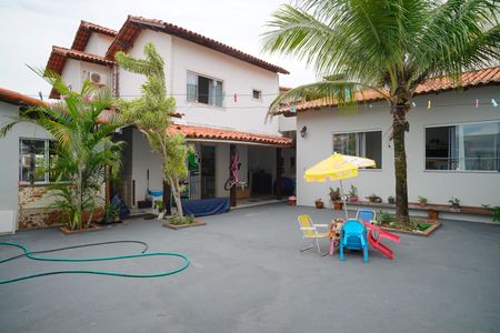 Casa à venda com 311m², 4 quartos e 2 vagasÁrea externa