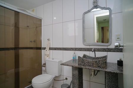 Casa à venda com 311m², 4 quartos e 2 vagasBanheiro Social