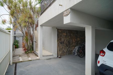 Casa à venda com 311m², 4 quartos e 2 vagasGaragem