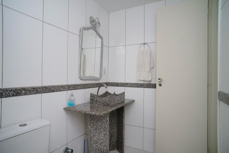 Casa à venda com 311m², 4 quartos e 2 vagasBanheiro Social