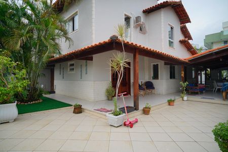 Casa à venda com 311m², 4 quartos e 2 vagasVaranda