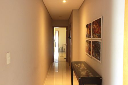 Apartamento para alugar com 206m², 3 quartos e 2 vagasCorredor