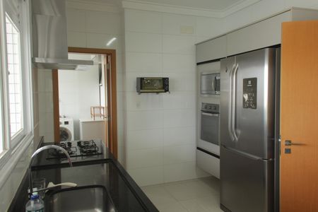 Apartamento para alugar com 206m², 3 quartos e 2 vagasCozinha