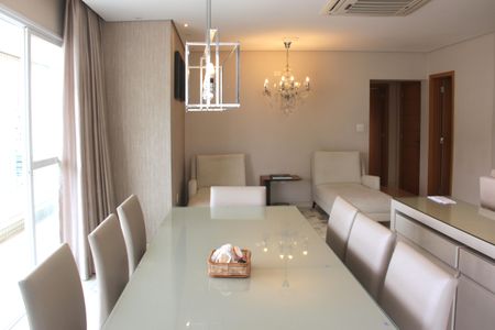 Apartamento para alugar com 206m², 3 quartos e 2 vagasSala