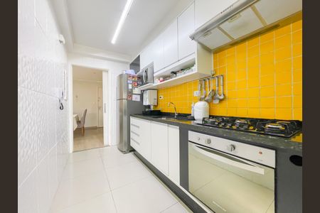 Apartamento à venda com 74m², 2 quartos e 1 vaga Apartamento à venda com 74m², 2 quartos e 1 vagaCozinha