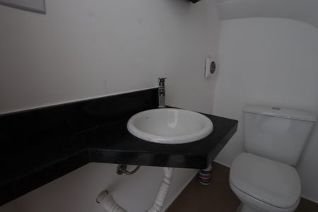 Casa à venda com 97m², 2 quartos e 2 vagasLavabo