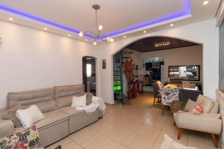 Sala de casa à venda com 4 quartos, 150m² em Vila Medeiros, São Paulo