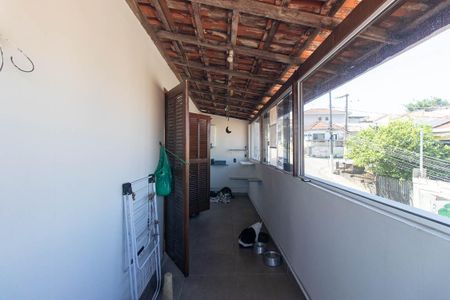 Casa à venda com 150m², 4 quartos e 2 vagasVaranda